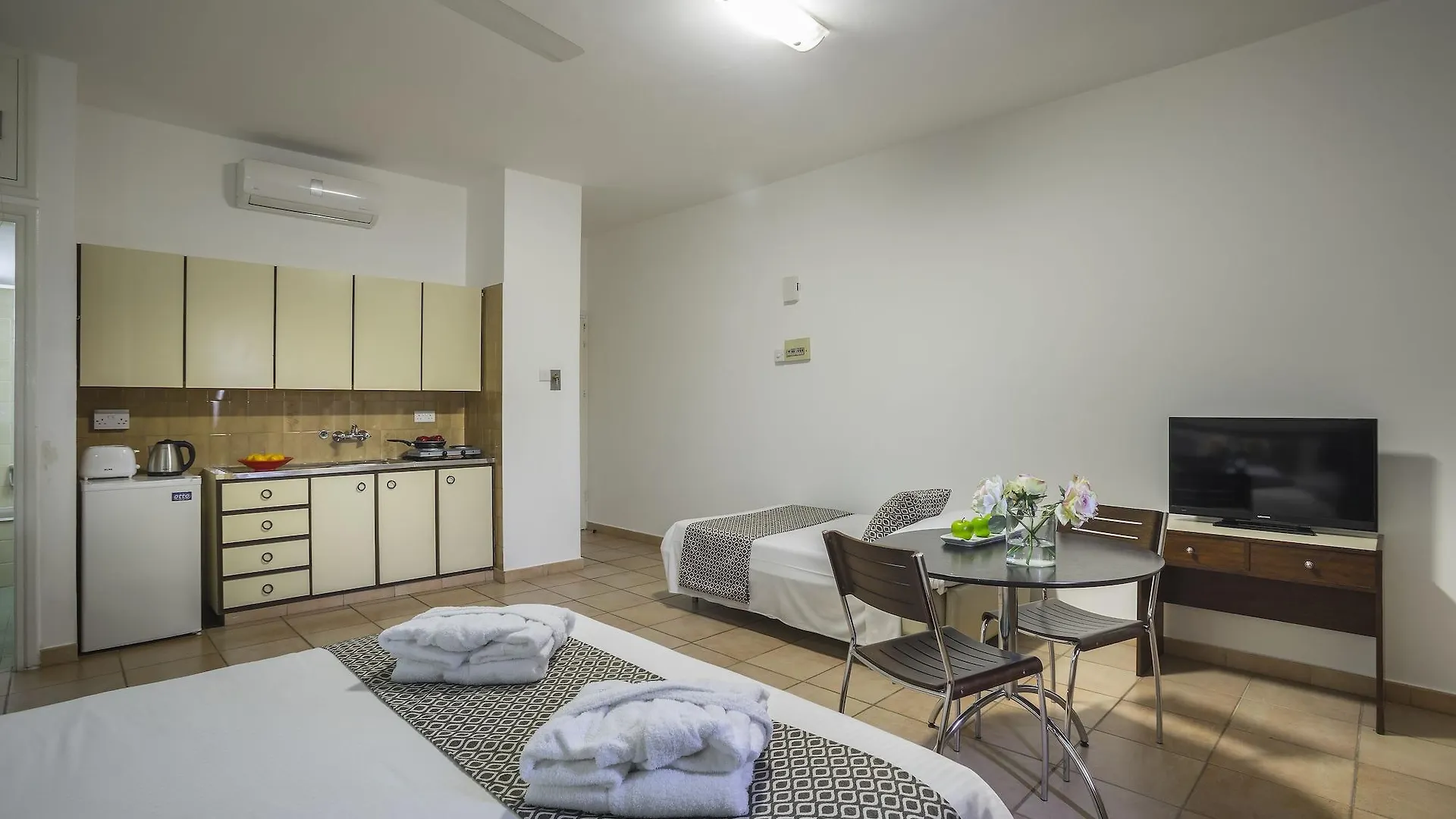 Aparthotel Costantiana Beach Hotel Apartments Larnaca