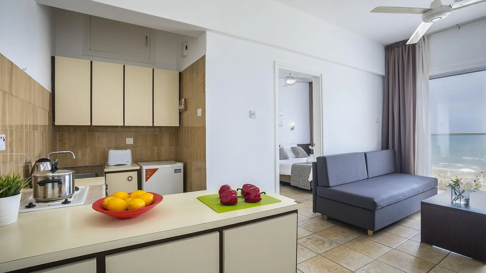 *** Aparthotel Costantiana Beach Hotel Apartments Larnaca Kypr