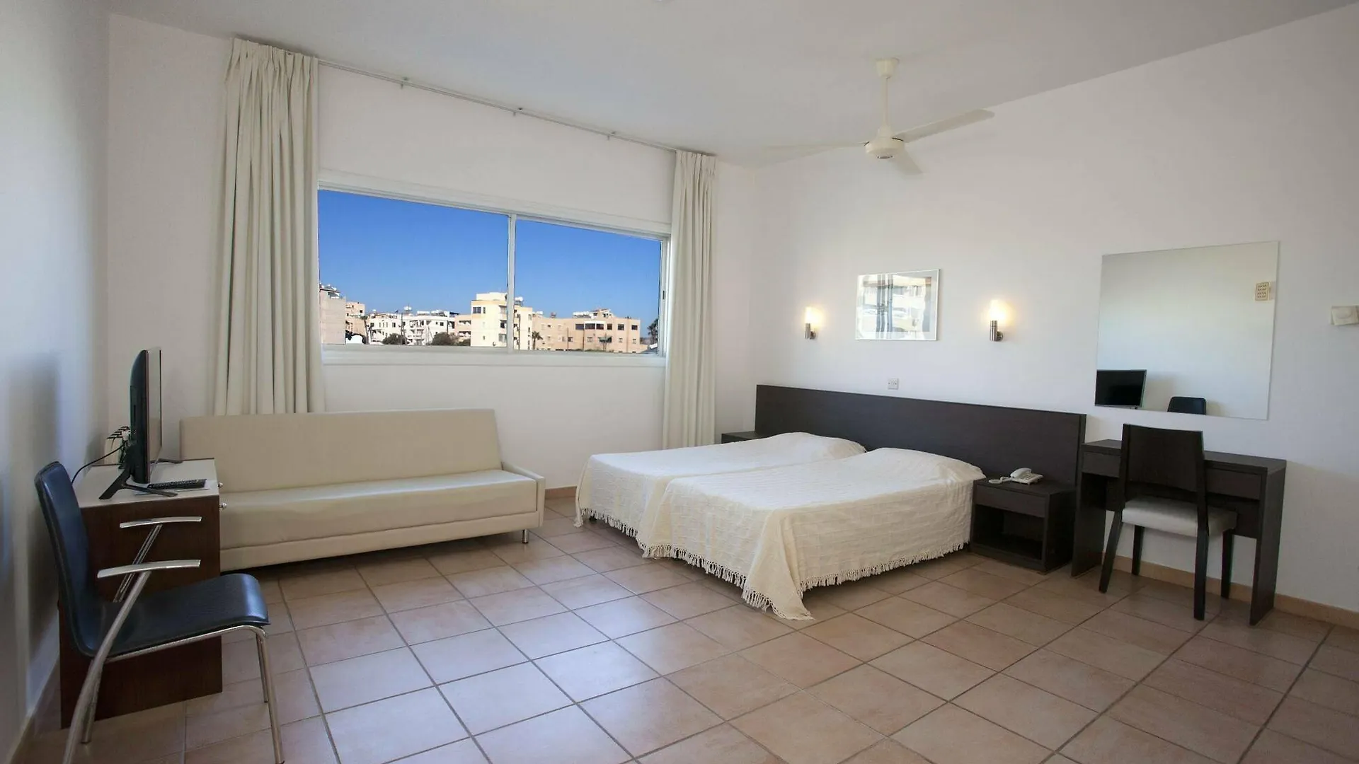 Costantiana Beach Hotel Apartments Larnaca
