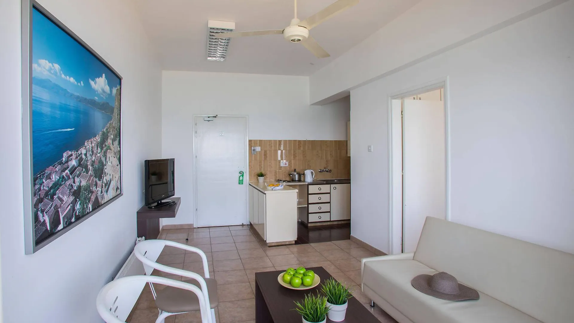 Aparthotel Costantiana Beach Hotel Apartments Larnaca