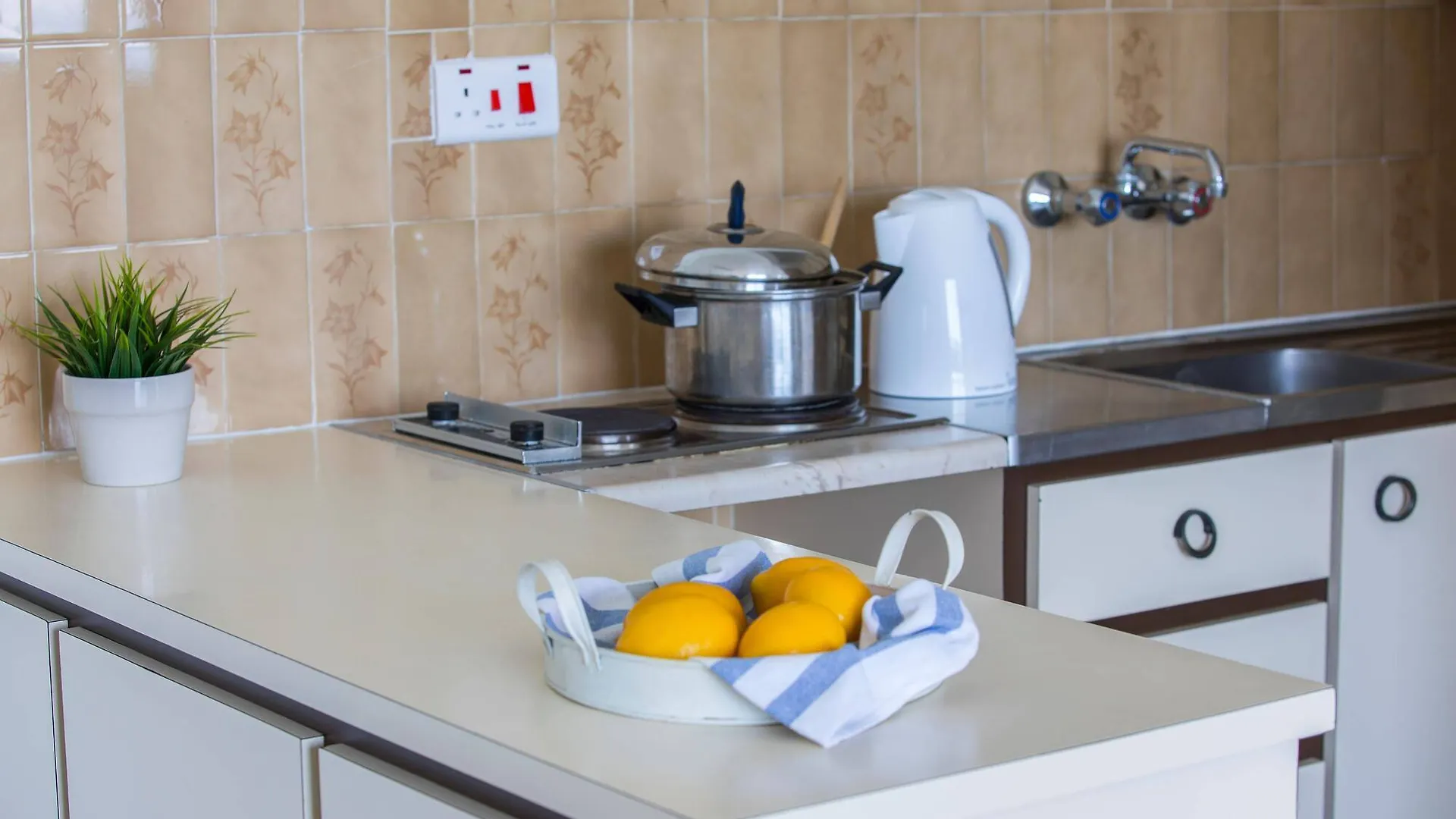 Costantiana Beach Hotel Apartments Larnaca Aparthotel
